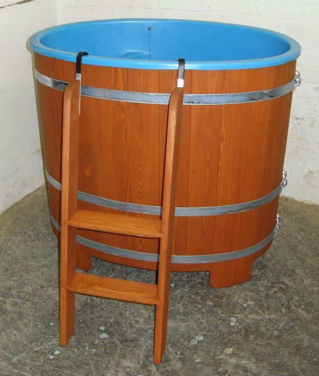 Sauna Tauchbecken / Tauchbottich aus Lärche mit Kunststoffeinsatz außen lasiert (110 cm lang x 77 cm breit)