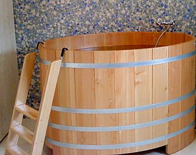 Sauna Tauchbecken / Tauchbottich aus Lärche innen und außen transparente Hygieneversiegelung (149 cm lang x 90 cm breit)